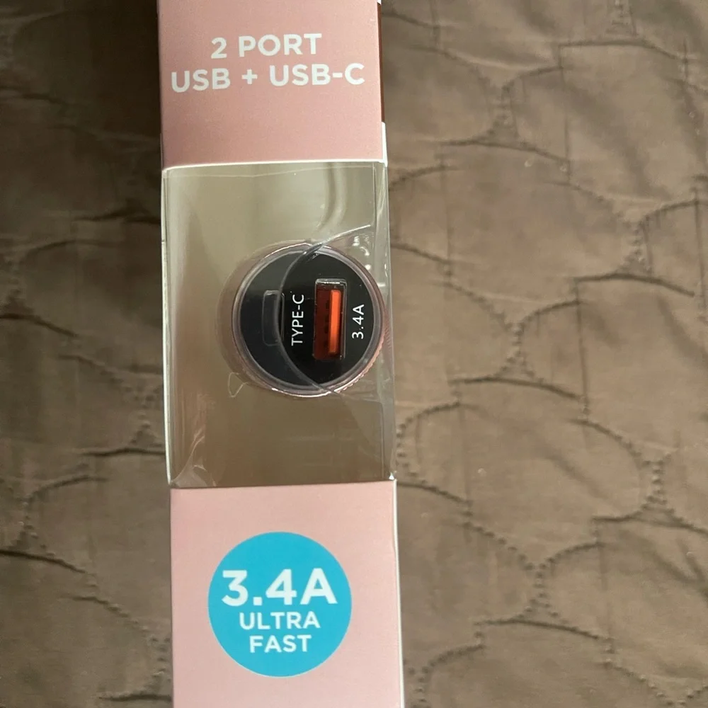 New 2 Port Rapid Car Charger With USB + USB Type C